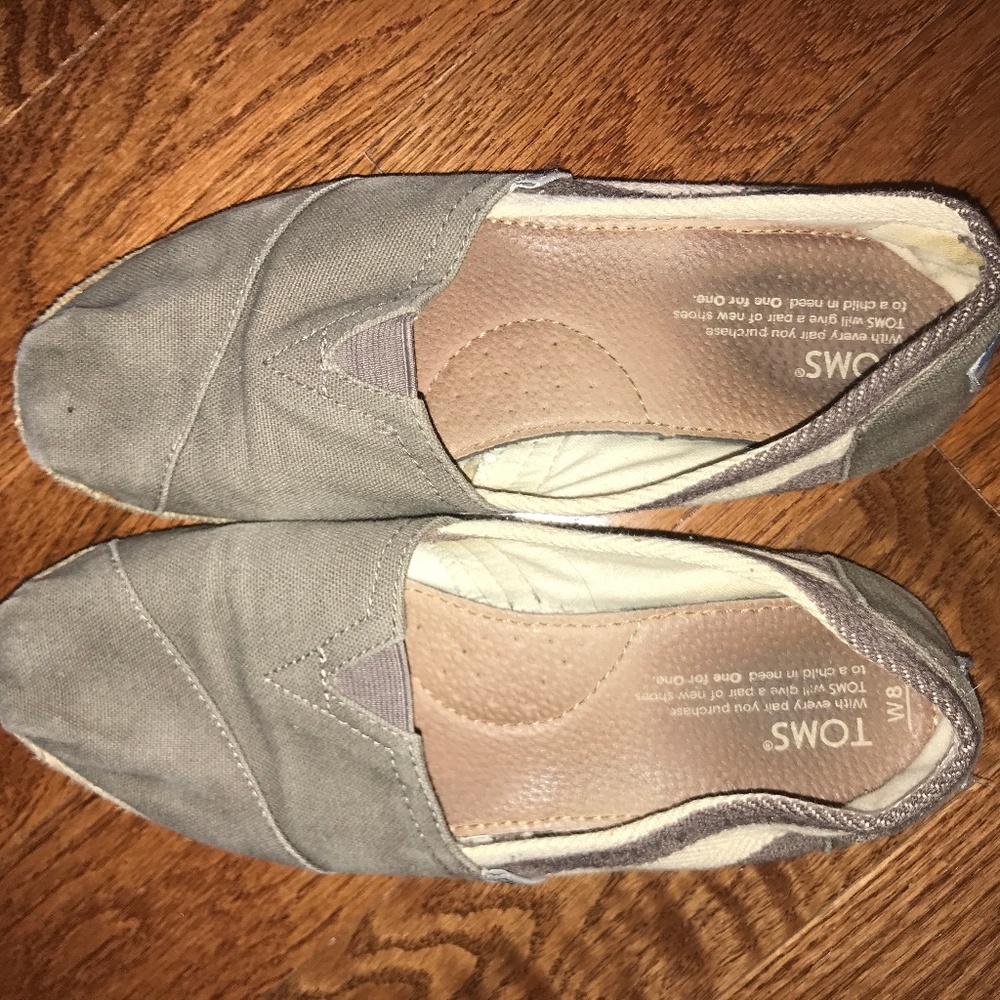 Grey Toms